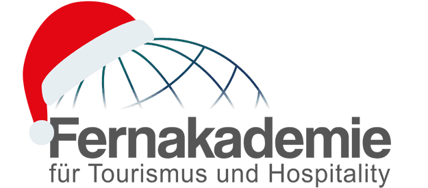 Logo der Fernakademie für Tourismus und Hospitality, es trägt eine Weihnachtsmütze